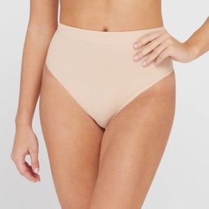 Assets by Spanx Women's All Around Smoothers Thong nude